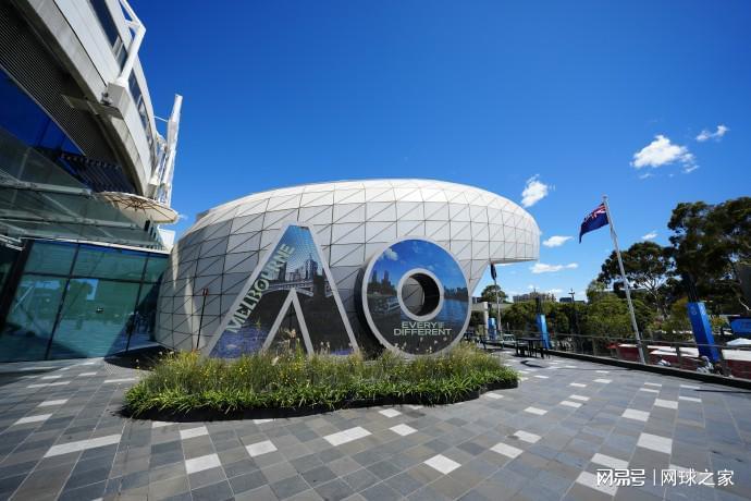 kaiyun-王美丽激战阿尼娃，卫冕冠军出局排名大跌，小白菜镜头上连画十字